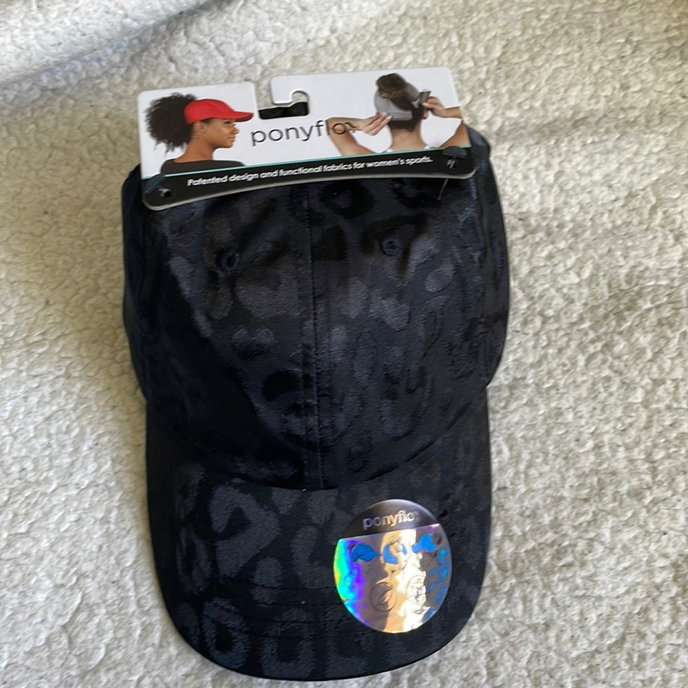Ponyflo Black Hat